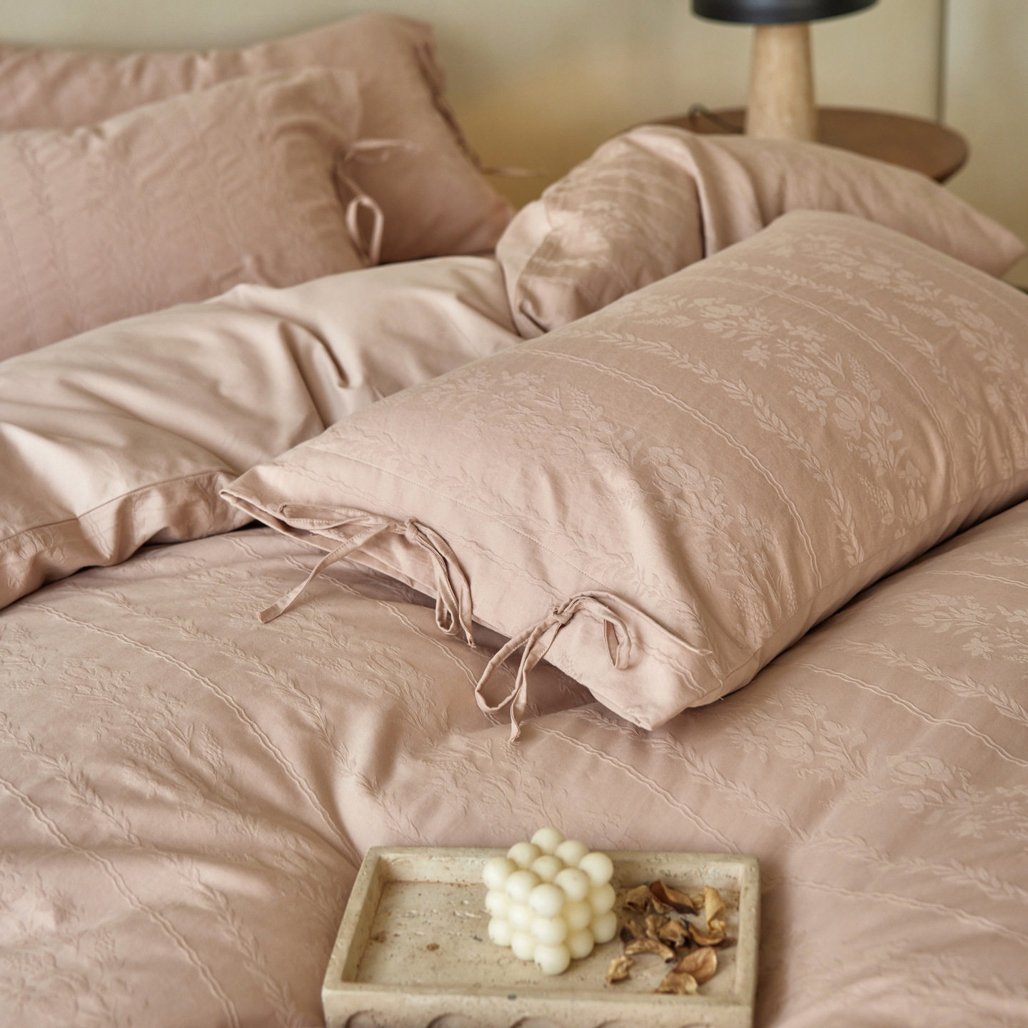 Autumn and Winter Warm and Skin-Friendly Mother and Baby Embossed Jacquard 100S Long-Staple Cotton Brushed Four-Piece Set, Pure Cotton High-End Bedding