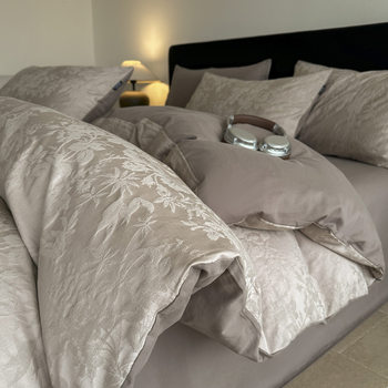 Four-Piece Set of Pure Cotton Xinjiang Long-Staple Cotton 2025 New Jacquard High-End Bed Bed Sheetss Three-Piece Bedding Set