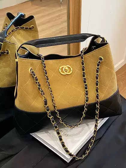 Tweed Style Quilted Chain Bag Large Capacity Single Shoulder Women's Armpit Bag 2025 Autumn and Winter New Frosted Crossbody Bag