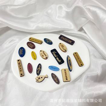 Wholesale Handmade Wooden Marking Sign Buttons Clothing Clothing Label Sign Decorative Buckle Two-Eye Wooden Buckle