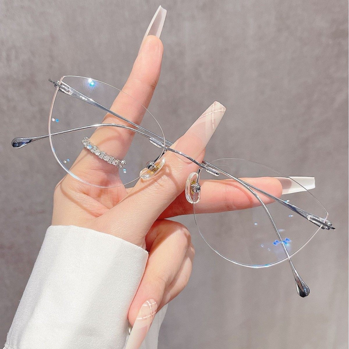Pa S Same Style Titanium Frame Butterfly Rimless Glasses High-Sense Cat-Eye Glasses Frame Myopia Glasses Frame Wholesale 8951-1