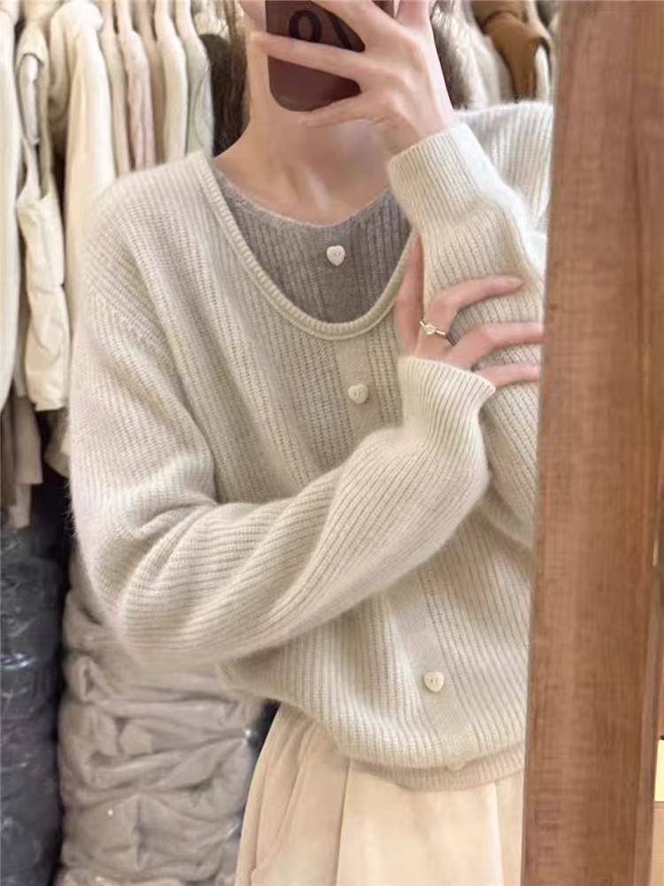 今年流行温柔风拼色假两件针织衫女秋冬季小清新宽松慵懒套头毛衣