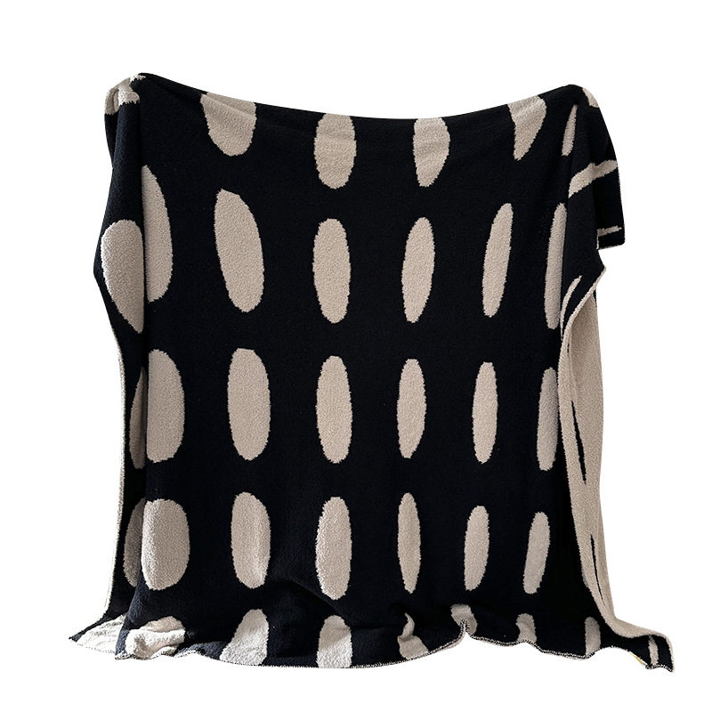 Half-side velvet blanket office sofa blanket black and white two-sided nap thickened blanket autumn and winter velvet blanket