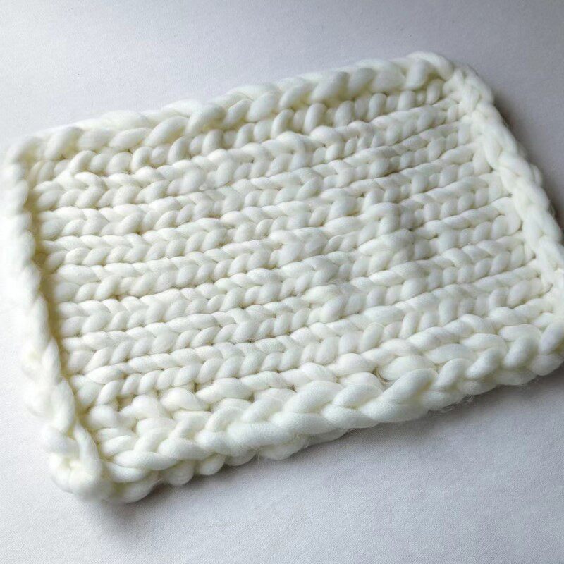 Newborn photography art woven blanket studio photography baby simple background blanket props