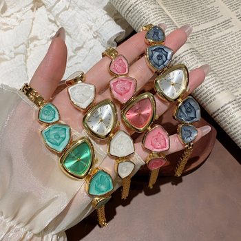 Cross-Border Foreign Trade New Women's Watch Irregular Dial Niche Light Luxury Fashion Creative Bracelet Quartz Watch