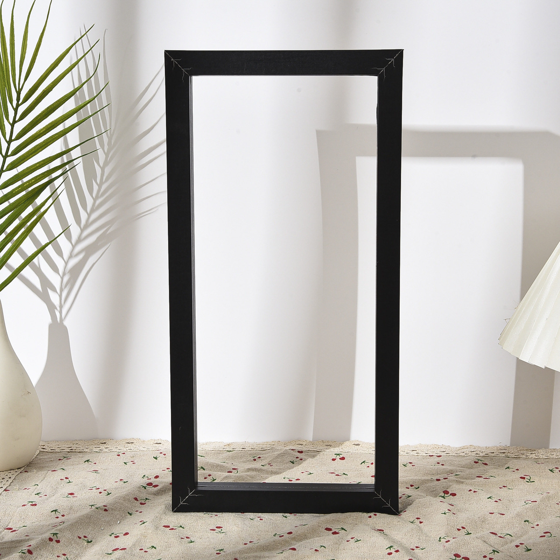 Factory solid wood photo frame three-dimensional texture hollow photo frame table wholesale advanced desktop ornaments wooden photo frame