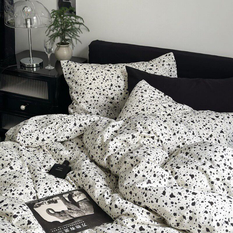 Ins American Retro Black Butterfly Quilt Cover Home-Feel Bedding Four-Piece Set Bed Bed Sheets Dormitory Three-Piece Set