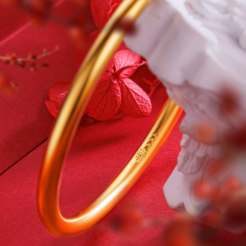 周家同款高级感无缝细沙4mm古法传承手镯 镀k金保色实心素圈手环