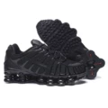 Man pillar all black