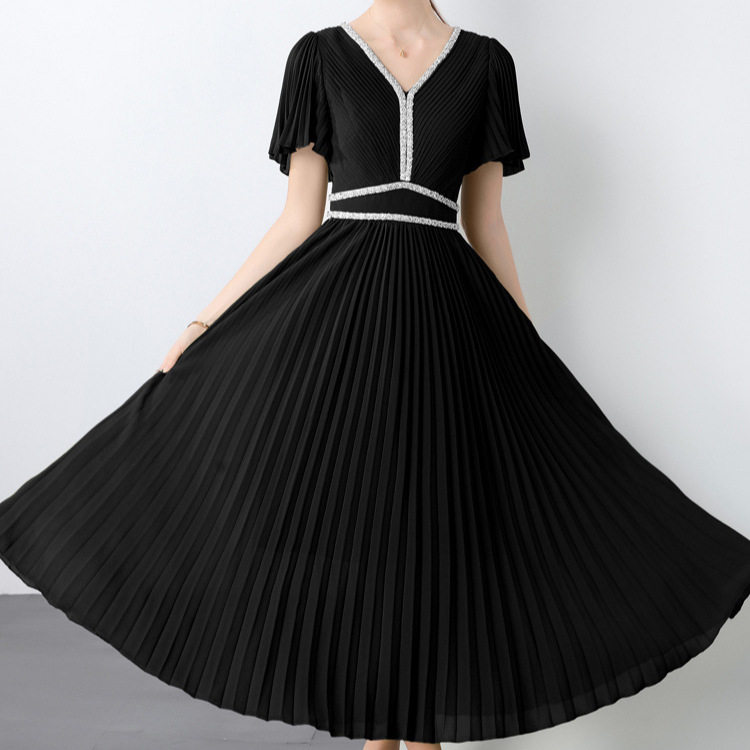 Elegant V Neck Short Sleeve Dress Rhinestone Embellished Waist Defining Pleated Long Skirt Perfect for Formal