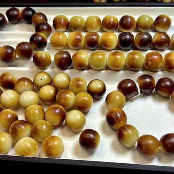Manufacturer Wholesale Natural Jade Fine Polishing Dry Grinding Old Material Leopard Print Flower Skin Green Melon Loose Beads Bodhi Live Supply