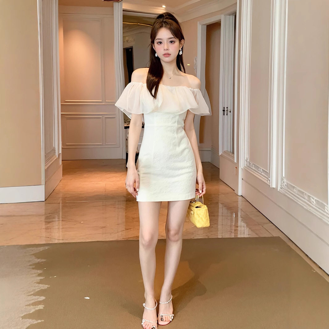 Đầm ôm body nữ cổ yếm tay bồng, chất liệu voan ren cao cấp — [Màu hồng đào]