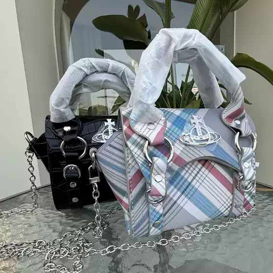 Western Queen Mother Bowling Love Locomotive Bag High Version Scottish Prellis Bag 1:1 Single Shoulder Fashion Bag with Label