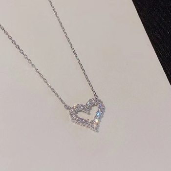 Cross-border Japanese and Korean-style Sweet Diamond Love Necklace Women's Hollow Heart-shaped Simple Clavicle Chain Stainless Steel Chain Necklace