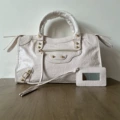 Gold rivets-medium size 38*23*10cm-milk white-ready for delivery on the same day