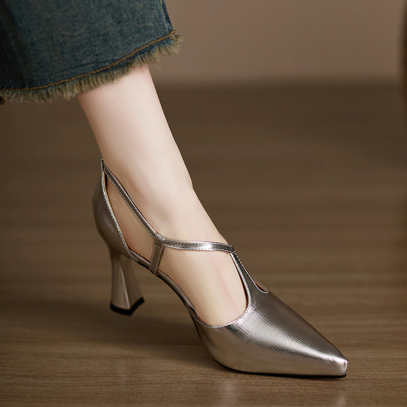 Sandal nữ mũi nhọn quai mảnh gót thô phong cách cổ điển — Màu bạc, Màu súng