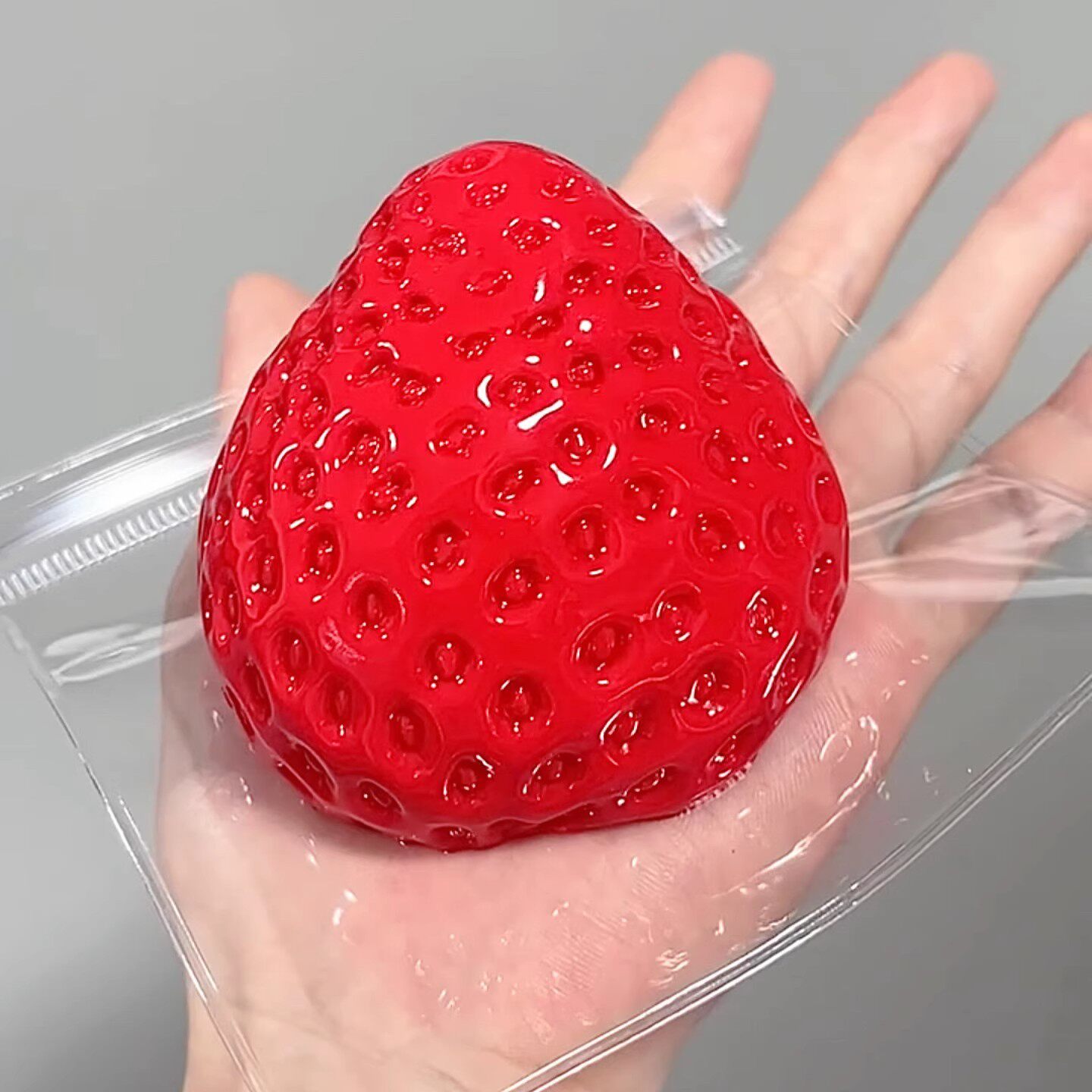 大粒イチゴ【高見えフルーツピンチ】