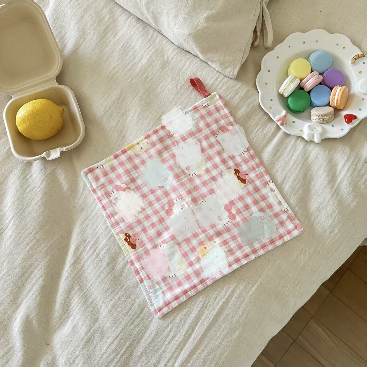 ピンクの猫の頭