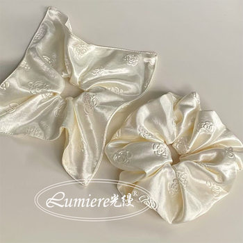 French-Style High-End Camellia White Satin Scrunchie Elegant Fashion Gentle Bun Ponytail Square Scarf for Women