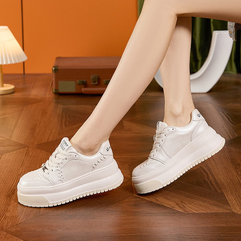 Giày sneaker nữ chunky đế dày trắng phong cách thể thao — Lông nguyên chất, Bạc