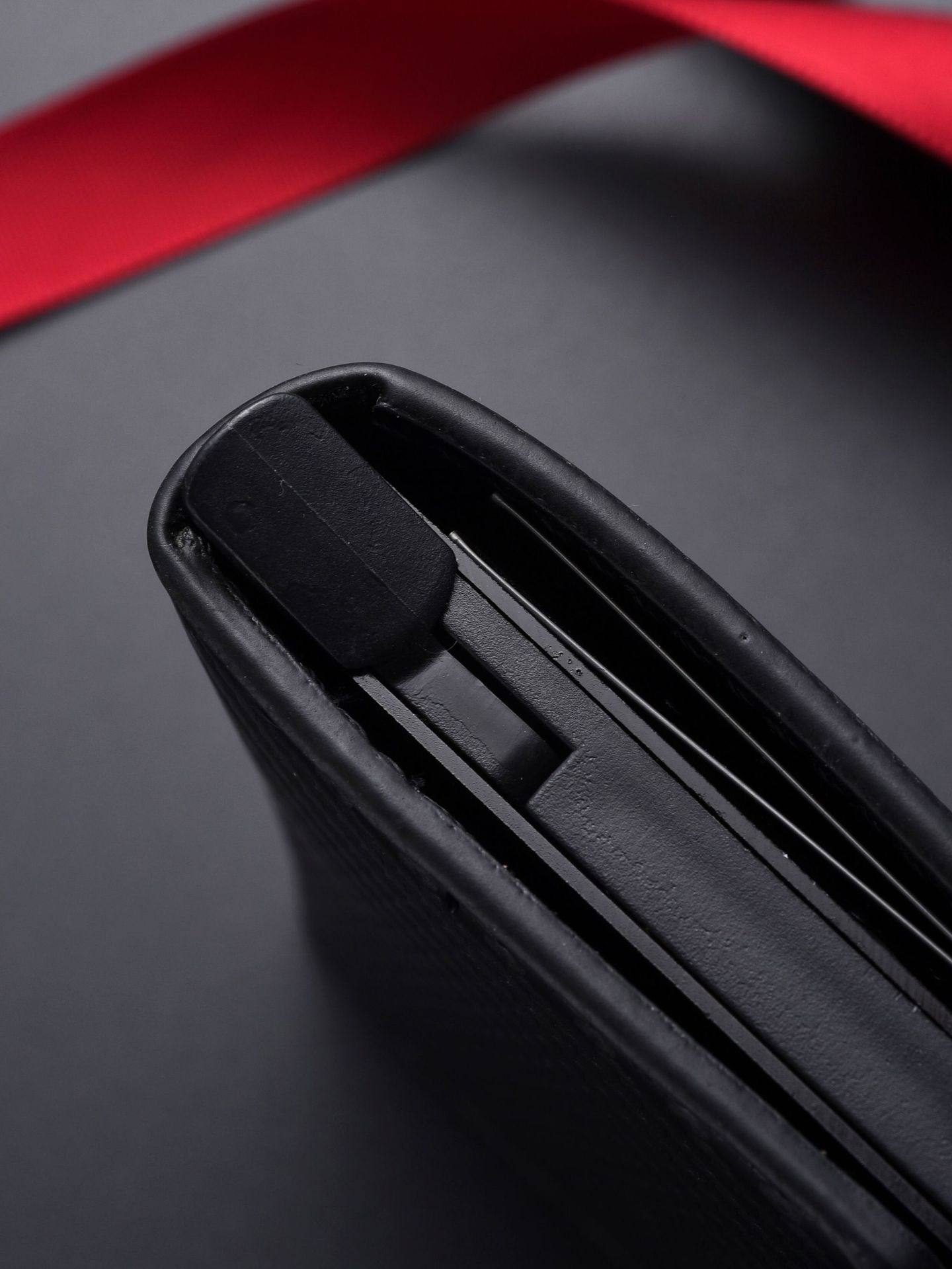 2025 Cross-Border Multi-Card Slot Automatic Card Pop-Up Wallet New Men's Small Card Holder European and American Business Buckle Thin Card Case