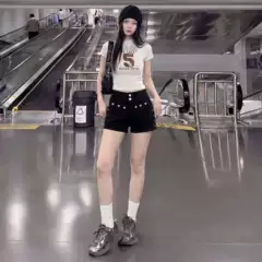 Women's American Retro Rivet Black Denim Shorts 2026 Summer New High-Waist A-Line Slim Fit Hip-Hugging Hot Pants