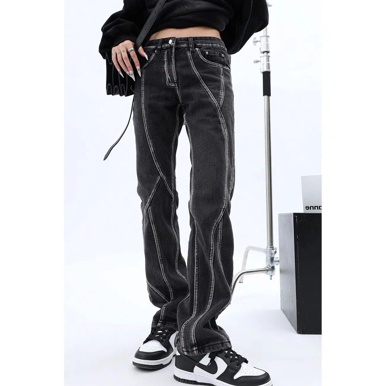 High Waisted Vintage Wash Wide Leg Jeans for Women Loose Fit Flared Hem Versatile Style Spring Fashion Wholesale