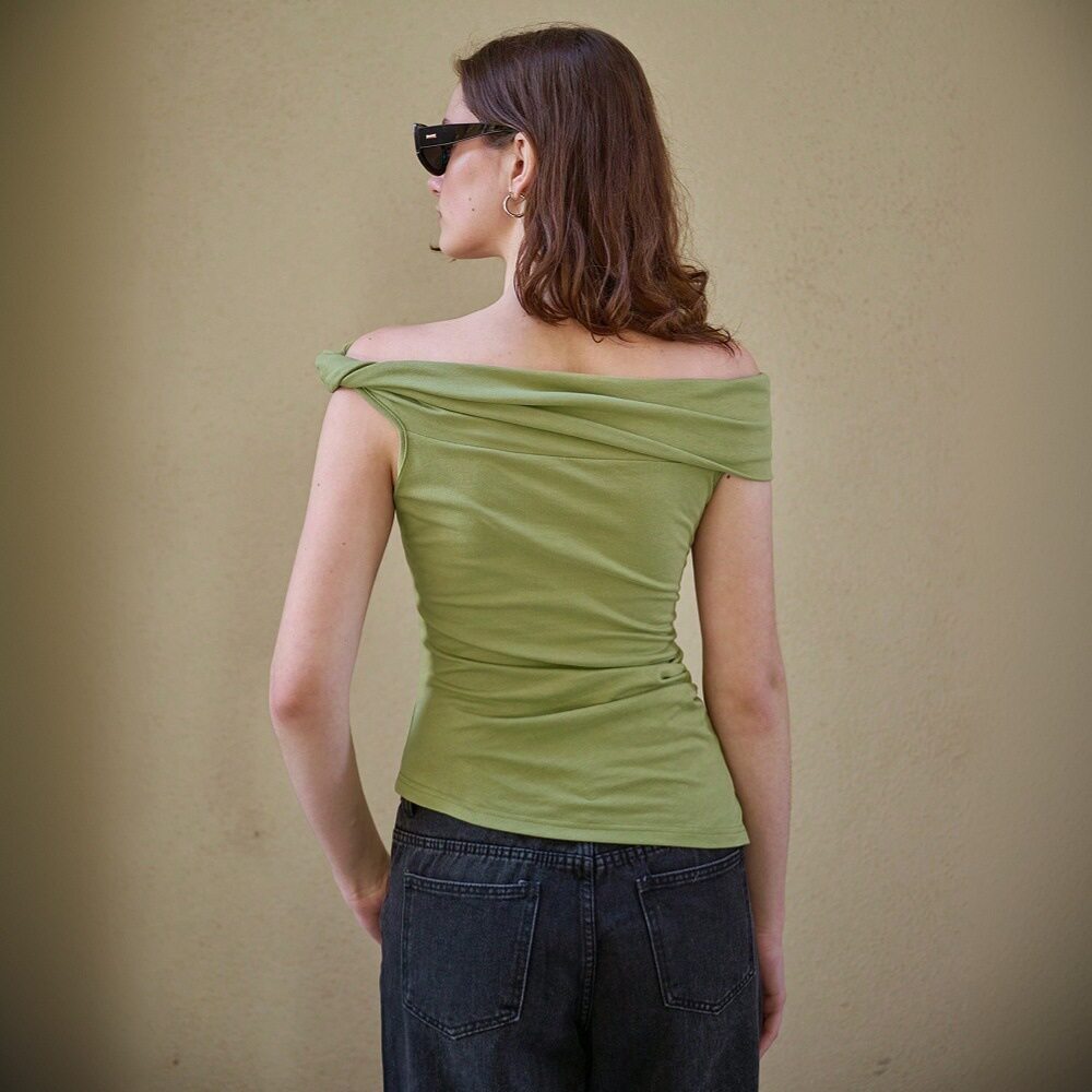 Womens Off Shoulder T Shirt Stylish Design Spring Summer Fashion Sexy Look Wholesale Available