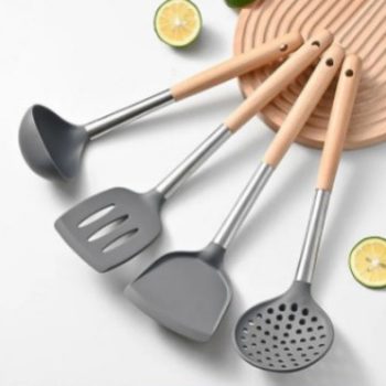 Silicone Spatula 4-piece kitchenware silicone spatula non-stick pan special Beech handle silicone spatula soup spoon cooking tools