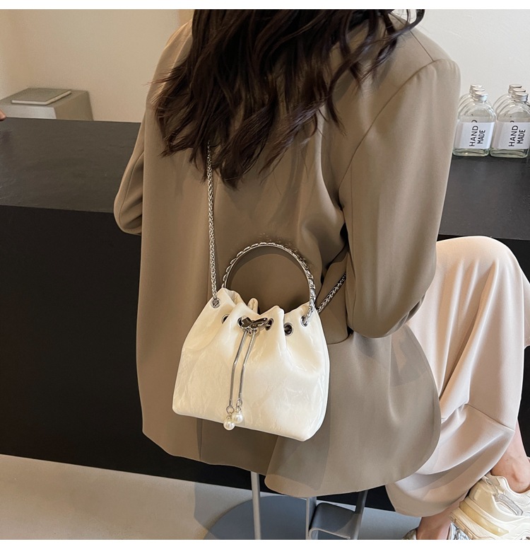 O1CN01g6b2DQ1yV4Gg3AJ8w !!2212088006583 0 cib