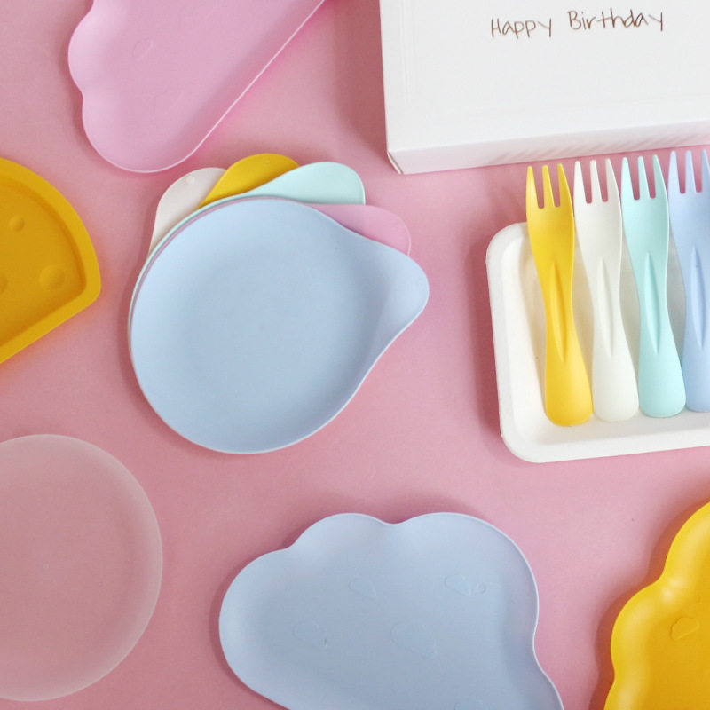 Birthday Dinner Plate Box Set Party Cake Disposable Knife and Fork Plate Combination Food Grade Plastic