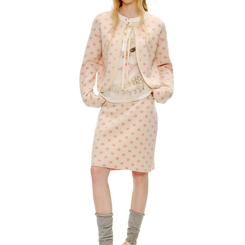 Bộ cardigan dệt kim họa tiết chấm bi kèm chân váy midi — Chân váy, Áo khoác cardigan dệt kim