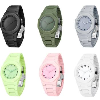 New Quartz Watch with Oil Surface Coating Process, Anti-Allergic and Environmentally Friendly Plastic Watch