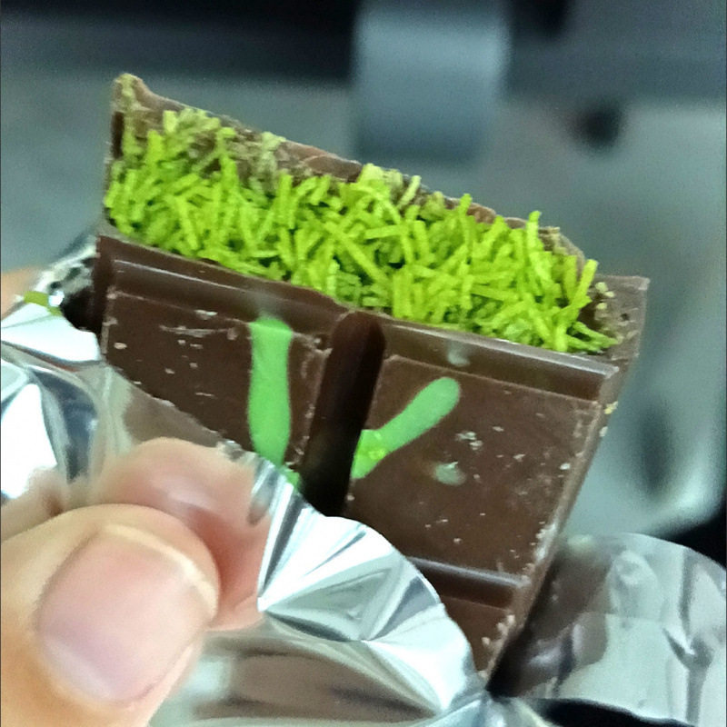 Dubai Style Chocolate Trendy Snack Bread Filling Pistachio Milk Chocolate Flavor Box Substitute for Cocoa Butter 50 Wholesale