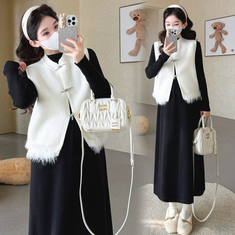 In-Stock 2026 Winter Trendy Fashion Chanel-Style Elegant Heavy Tassel Jacquard Two-Piece Slimming Maternity Set