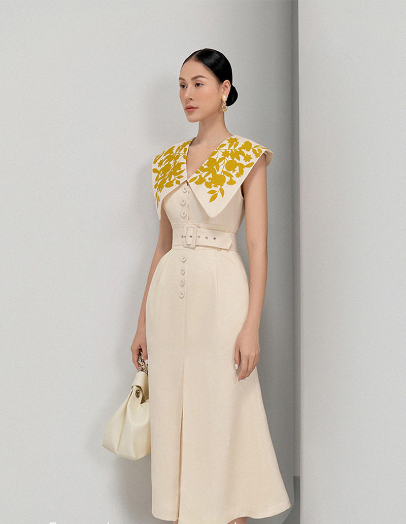 Đầm maxi nữ thắt eo cổ V phối ren, tay loe, xẻ tà trước, dáng midi — Hình cầu, Trường an chi tiết 8