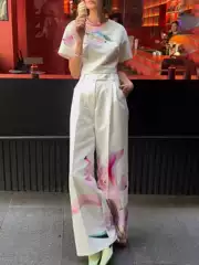 Casual and Comfortable Holiday Style Two-Piece Set 2026 New Women's Round Neck Short-Sleeved Shirt Mid-Waist Wide-Leg Printed Suit
