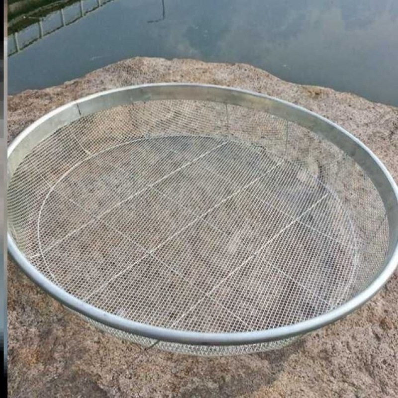 Round Iron Sieve for Drying Vegetables, Fish, and Meat at Home