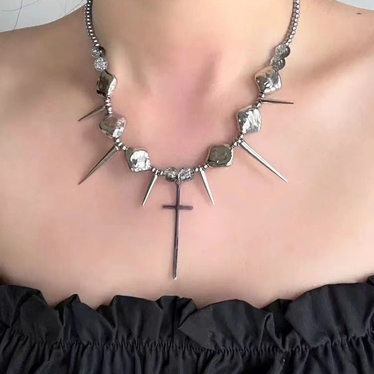2024 new cross willow nail hip hop personality punk style necklace titanium steel irregular trend clavicle necklace