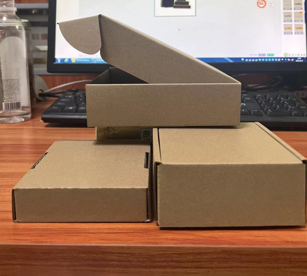 Spot Square Airplane Box Extra Hard E Corrugated Kraft Paper Packaging Express Carton Packaging Supports Small Batches