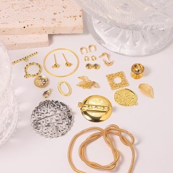 18K Gold-Plated Color-Preserving DIY Jewelry Gold Leaf Earrings, Bracelets, and Necklace Accessories Source: Water-Soluble Solvent Burns Real Gold, Preserving Color