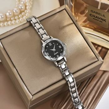 Niche Round Small Dial Student Bracelet Steel Strap Simple Elegant Small Watch Women's Ins Light Luxury Retro Mori Style