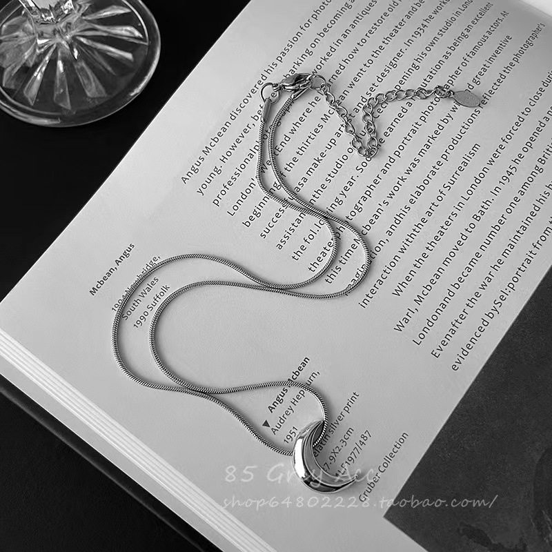 Sweet cool hot girl moon necklace female summer ins cold style hip hop clavicle chain 2023 New neck chain accessories