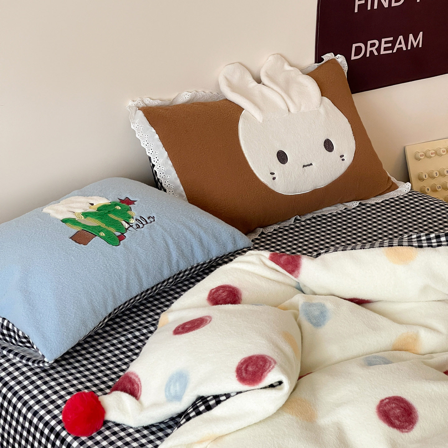 Cartoon Polka Dot Korean Style Wool Velvet Three or Four Piece Set Autumn and Winter Thickeneded Fully Matte Milk Velvet Warm Bedding Quilt Cover