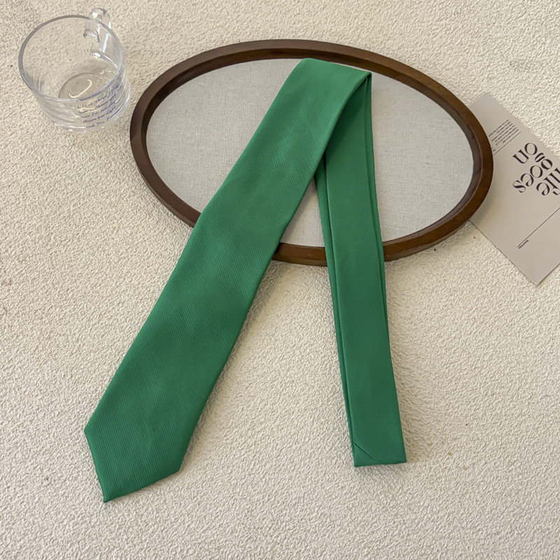 エメラルドグリーンのスラッシュ細線ネクタイ - 約155cm