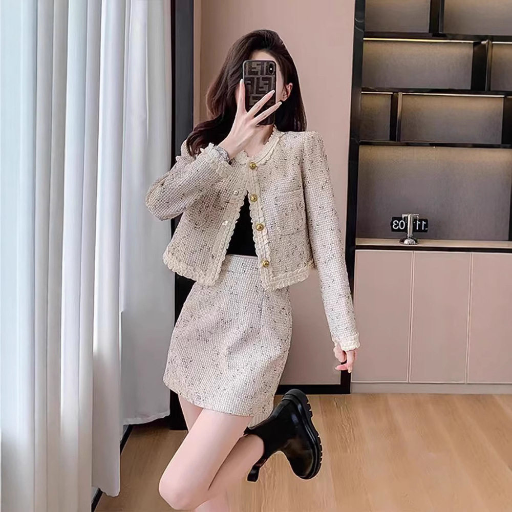 Chic Womens Two Piece Set Elegant Design Lightweight Fabric Stylish Fall Colors Perfect for Early Autumn Wear