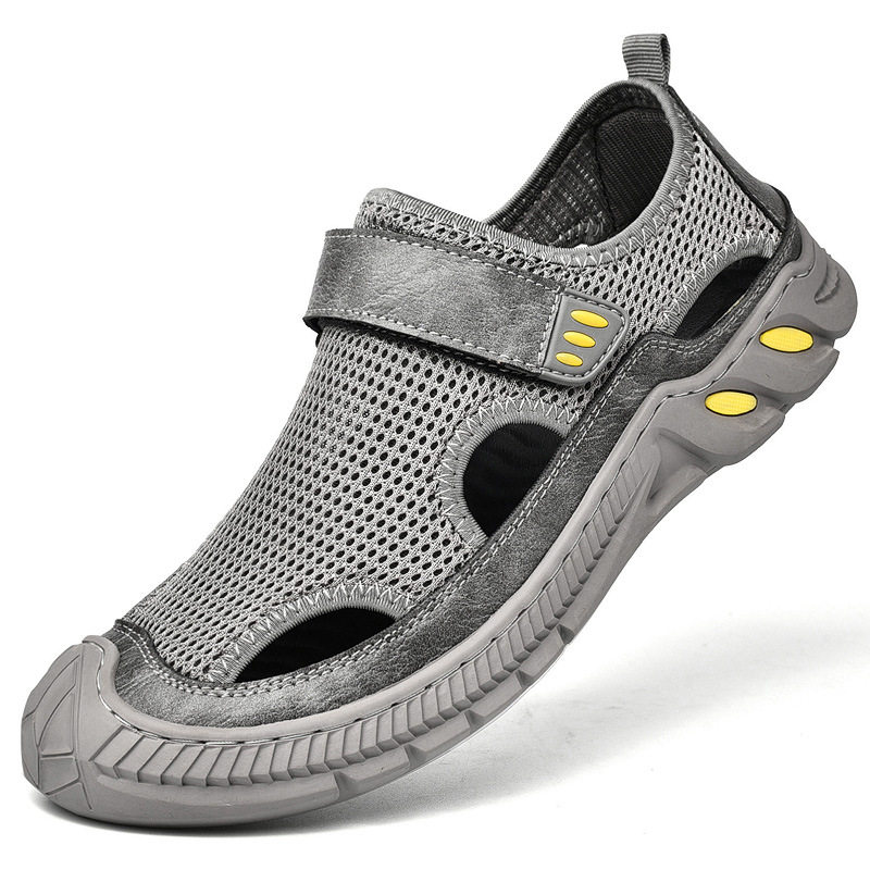 Sandal Nam Lưới Thoáng Khí Mũi Bít Chiều Cao Đế Khoảng 3cm Màu Đen, Xám