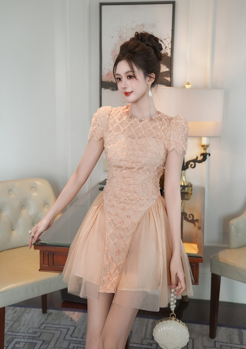 Đầm suông nữ cổ tròn tay bồng chất lưới xòe chữ A — [Hồng sâm banh] chi tiết 11