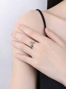 925纯银小蛇戒指女个性设计感指环简约百搭高级感饰品本命年礼物