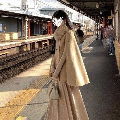 Overseas Lady's Autumn and Winter Elegant Cape Jacket + Fur Collar + Slim Long-Sleeved Skirt Three-Piece Set